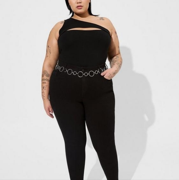 5X • Torrid • Foxy Cutout One Shoulder Top - Picture 5 of 7